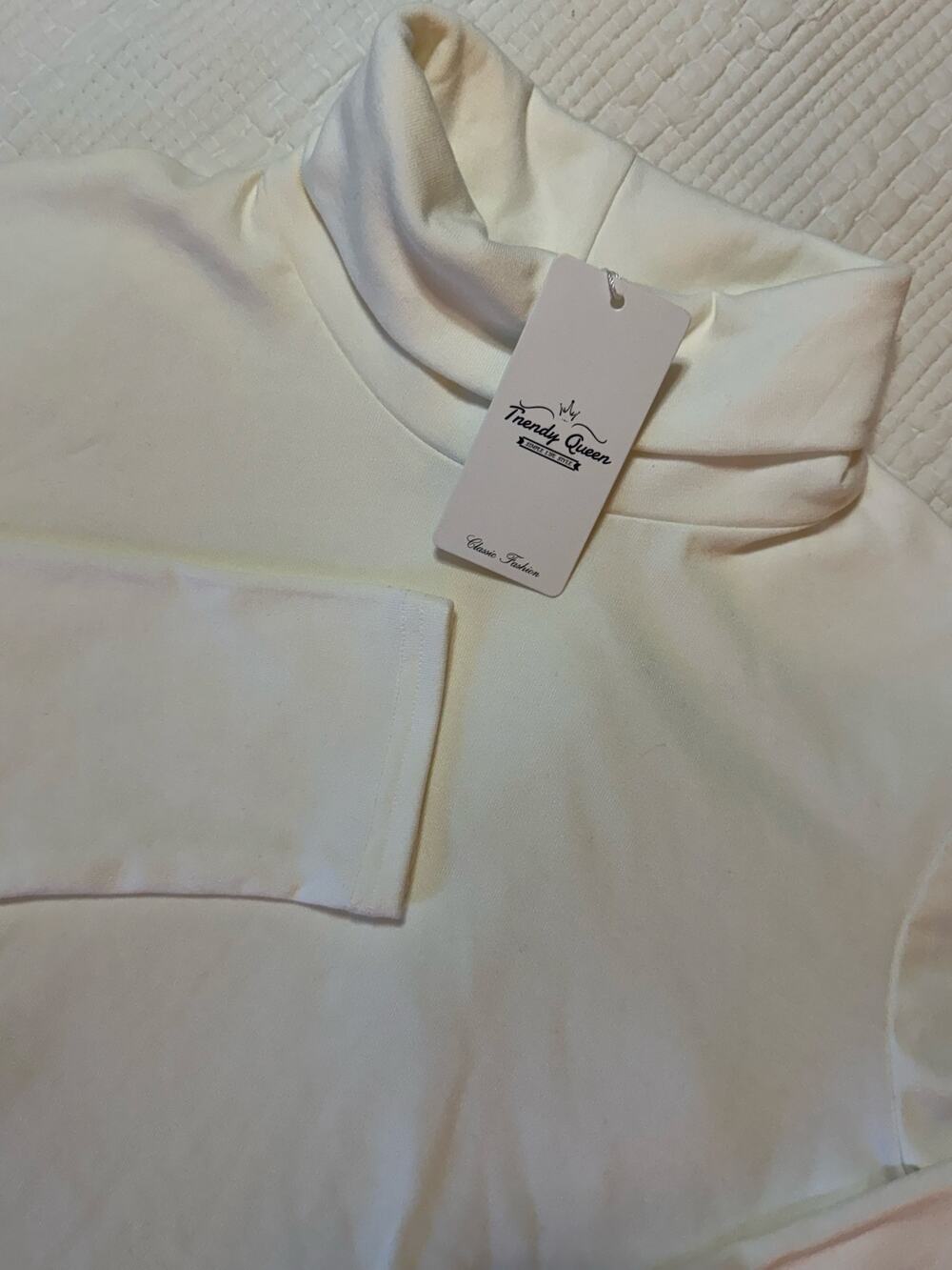 Trendy Queen Turtleneck Womens M White Layering Clean Girl Minimalist Coquette